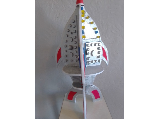 Ракета с космонавтами