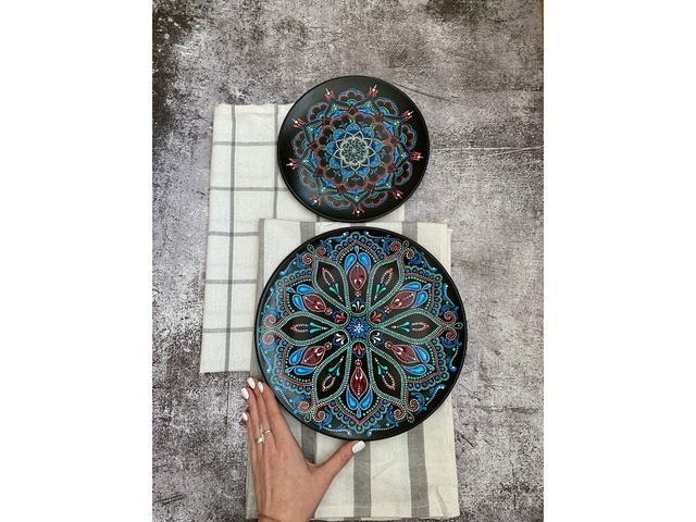 Набор тарелок с ручной росписью