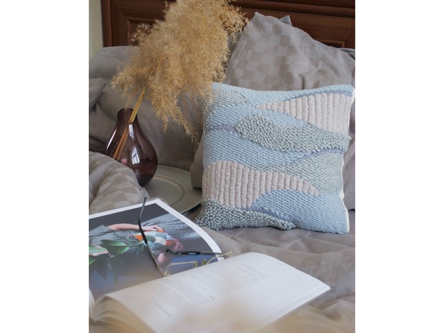 Вышитая Декоративная подушка / ковровая вышивка / серая подушка