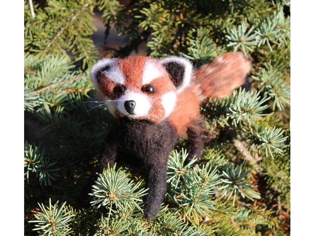 Красная Панда игрушка хендмєйд валяная из шерсти войлочная интерьерная подарок сувенир коллекционная