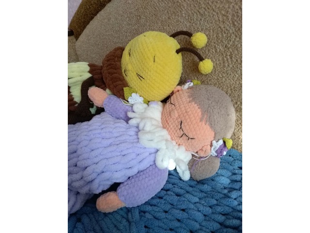 Пижамница пчёлка, мягкая вязаная плюшевая пчела игрушка, подарок девочке, кукла, на новый год