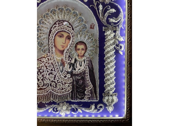 Богородица Казанская в рамке с подсветкой .