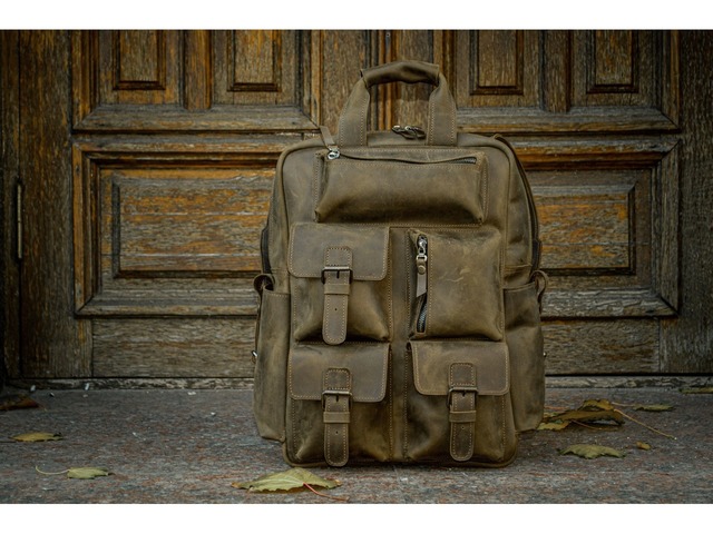 Мужской кожаный рюкзак, Кожаный рюкзак в военном стиле