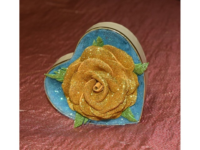Статуетка-серце "Жовта трояндочка". Подарунок
