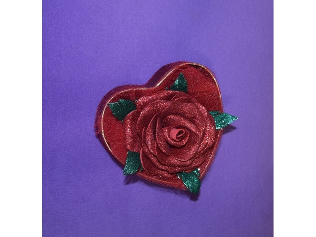Статуетка-серце Червона трояндочка. Подарунок