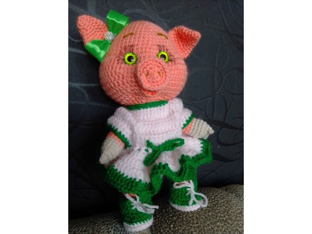 свинка-модница вязанная