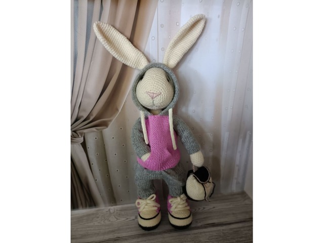 Мягкая игрушка Зайка Bunny в кедах и худи от tetyana_knit