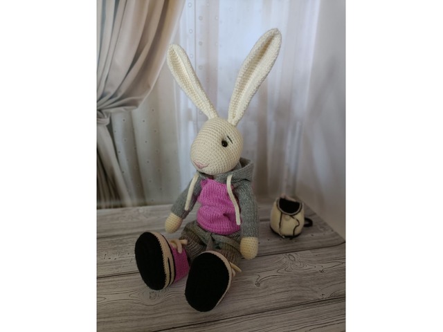 Мягкая игрушка Зайка Bunny в кедах и худи от tetyana_knit