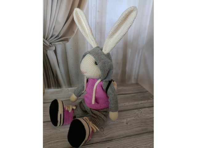 Мягкая игрушка Зайка Bunny в кедах и худи от tetyana_knit