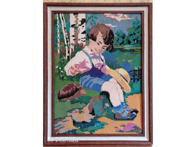 Картина вышитая крестиком "Мальчик с ёжиком". Ручная работа.