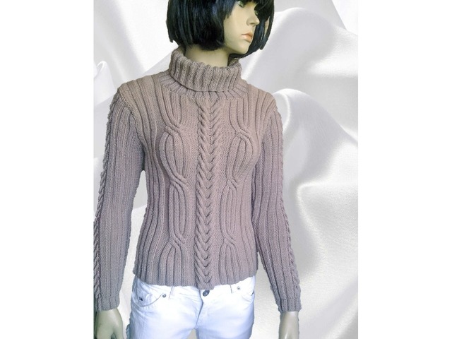 Свитер классический Женский свитер с аранами под горло