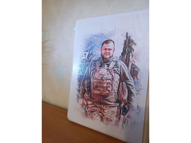 Валерий Залужный - портрет, картина на дереве купить в Украине