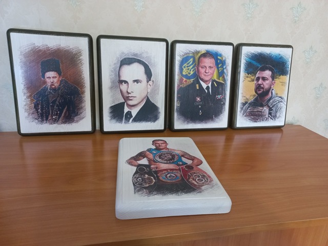Валерий Залужный - портрет, картина на дереве купить в Украине