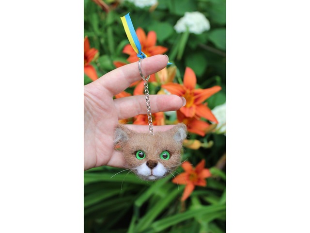 Кот брелок іграшка валяна з шерсті кошка хендмєйд брошка киця інтерєрна котенок игрушка