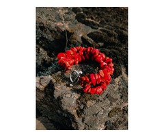 Червоний широкий український кораловий браслет