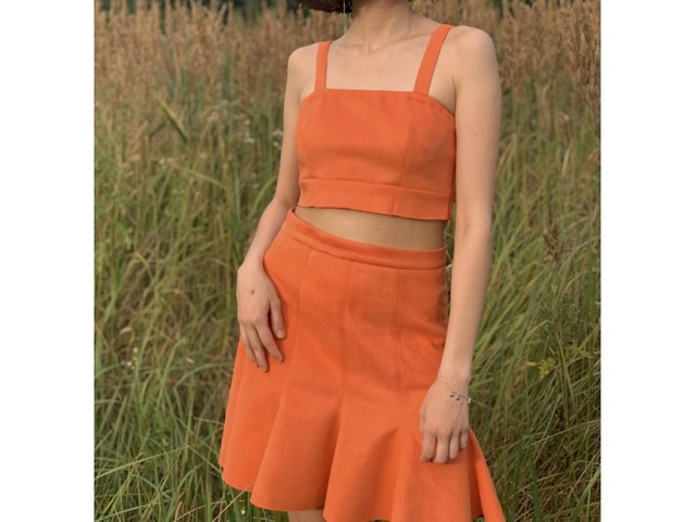 Літній помаранчевий костюм