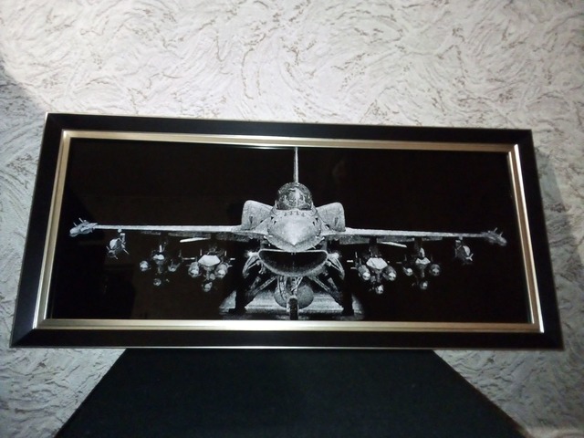 Картина " F-16 Fighting Falcon" гравировка на стекле 20х50см