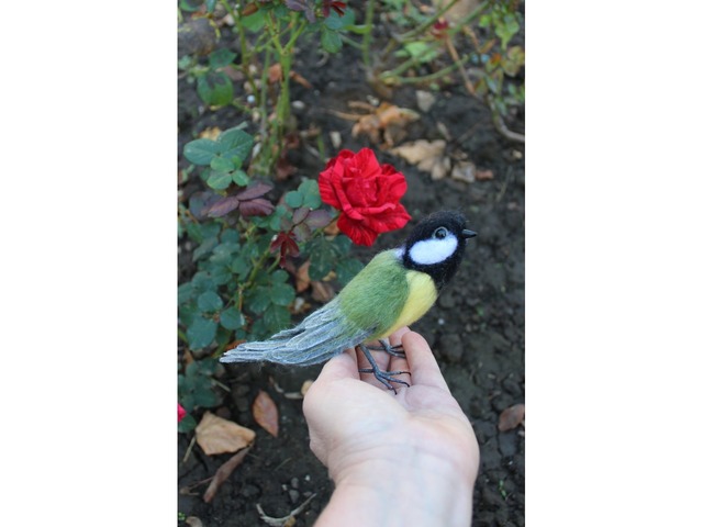 Синиця сіра валяна іграшка з вовни інтерєрна птичка игрушка хендмєйд сувенір подарунок птиця синичка