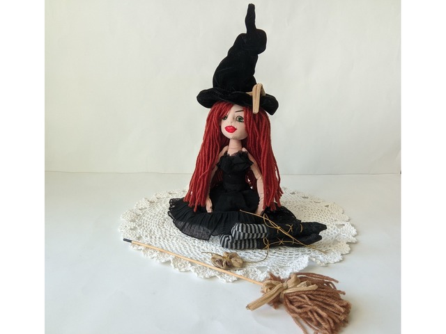 Сувенир на Хэллоуин. Ведьмочка. Интерьерная текстильная кукла