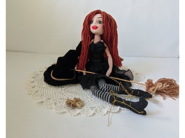 Сувенир на Хэллоуин. Ведьмочка. Интерьерная текстильная кукла
