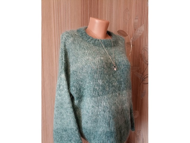 Вязаный женский свитер оверсайз зелёного цвета, ручная работа