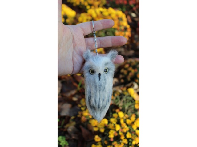 Совенок брелок іграшка валяна букля полярная сова інтерєрна сувенір подарунок хендмєйд прикраса