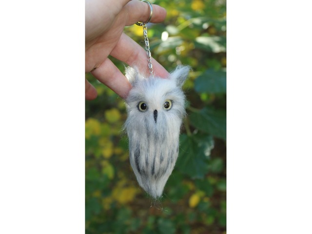 Совенок брелок іграшка валяна букля полярная сова інтерєрна сувенір подарунок хендмєйд прикраса