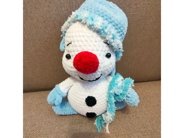 Сніговик  іграшка вязана   подарунок  плюшевий  ручна робота