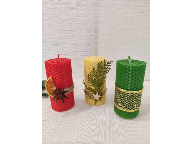 Набір з 3 свічок з новорічним декором.