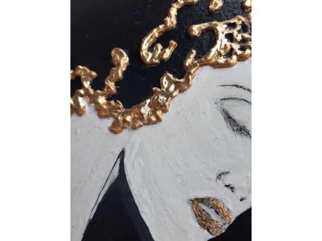 Интерьерная объёмная картина 3d портрет девушки золотая поталь