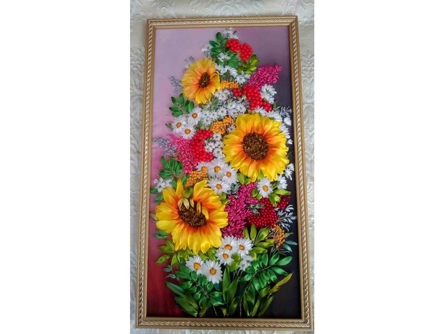 Картина с вышивкой лентами "Любимые цветы"