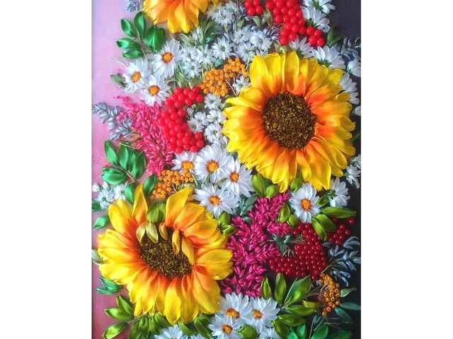 Картина с вышивкой лентами "Любимые цветы"