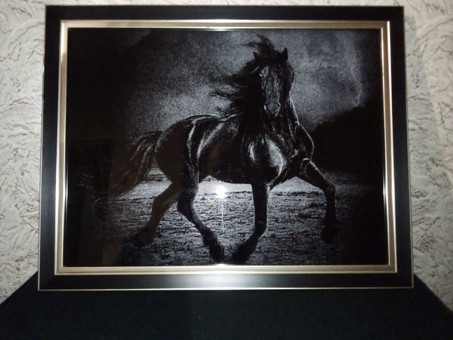 Картина "Конь" гравировка на стекле 30*40см