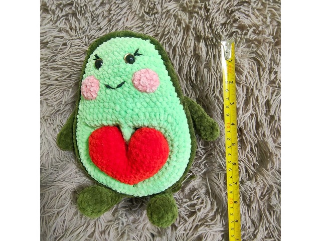Іграшка м'яка закохані авокадо з сердечком 20 см плюшева подарунок сувенір ручна робота