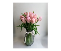 Рожеві тюльпани з холодної порцеляни