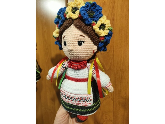Лялька Україночка гачком