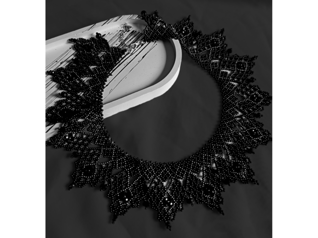 Сидянка "Чорне мереживо" з кришталевими ронделями