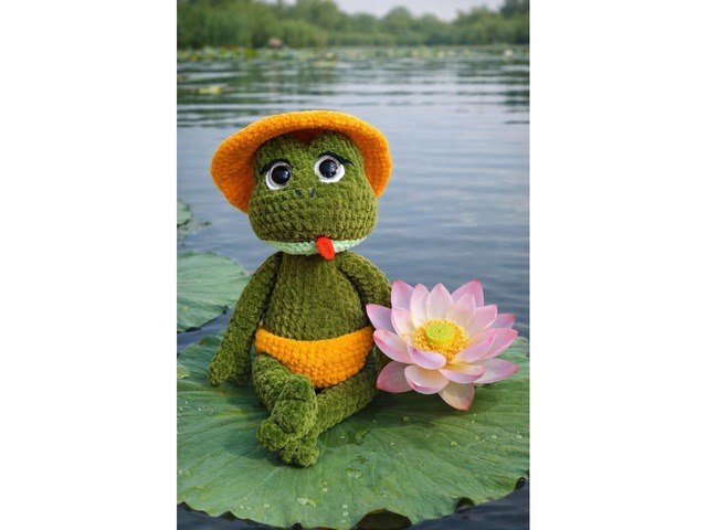 Жабка плюшева, ручна робота