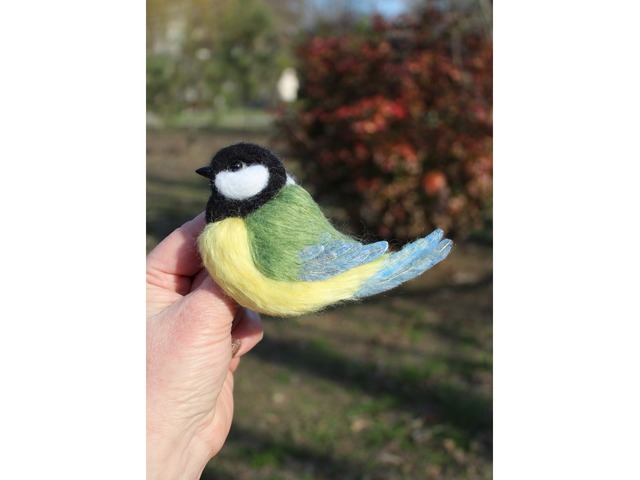 Брош валяна синичка іграшка підвіска хендмєйд птицяваляна прикраса інтерєрна Синица игрушка сувенір