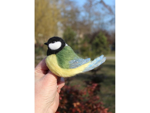 Брош валяна синичка іграшка підвіска хендмєйд птицяваляна прикраса інтерєрна Синица игрушка сувенір