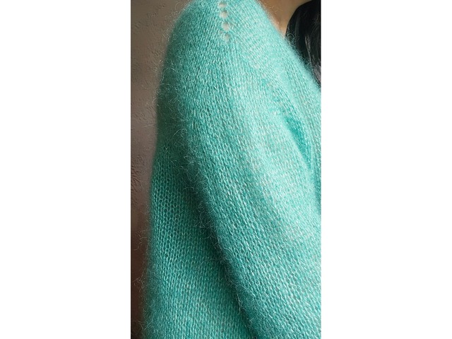 В'язаний джемпер. Ручна робота