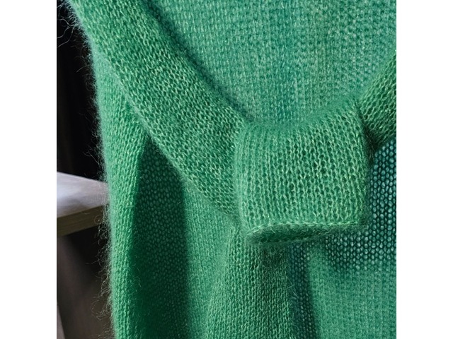 В'язаний джемпер. Ручна робота