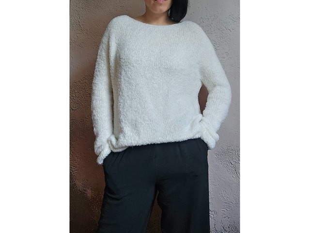 В'язаний джемпер. Ручна робота