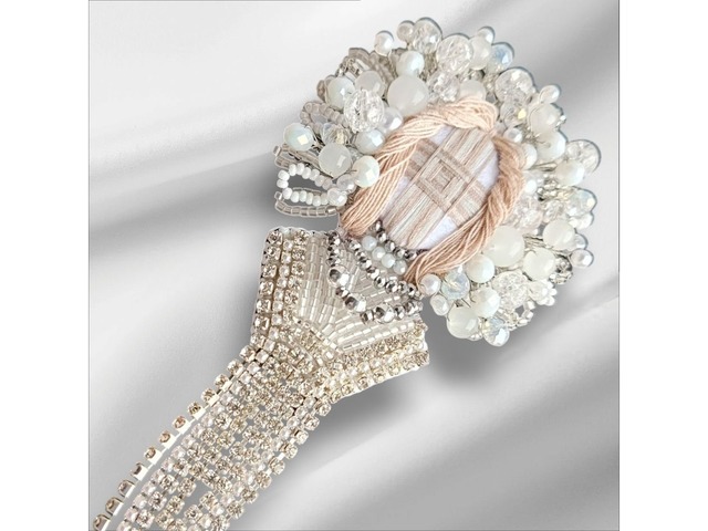 Брошка МОТАНКА