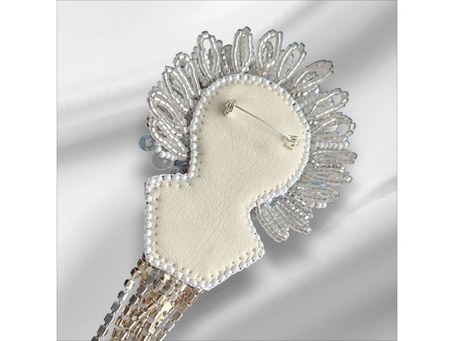 Брошка МОТАНКА