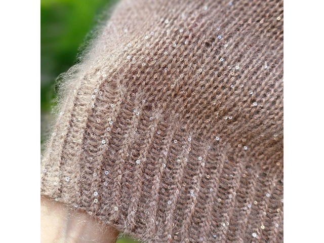 В'язаний джемпер. Ручна робота