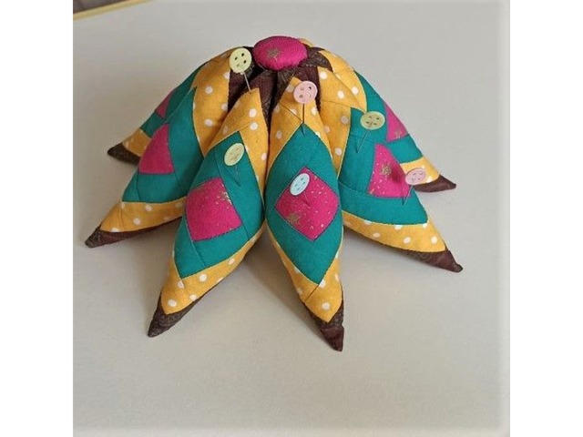 Лоскутная игольница ОСМИНОЖКА
