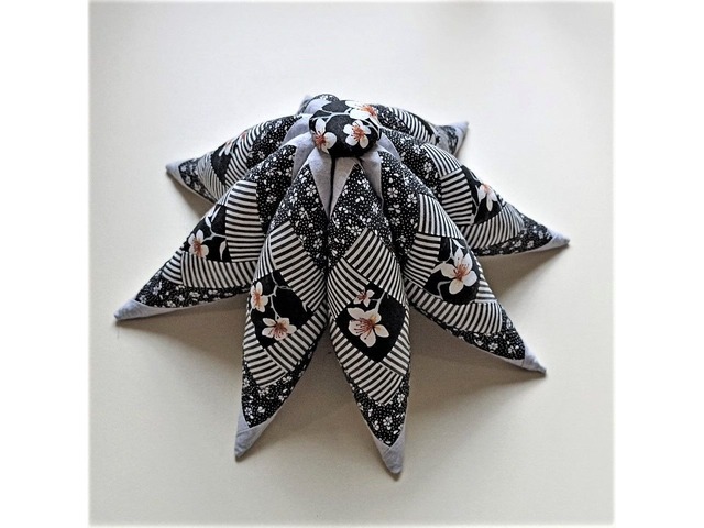 Лоскутная игольница ОСМИНОЖКА