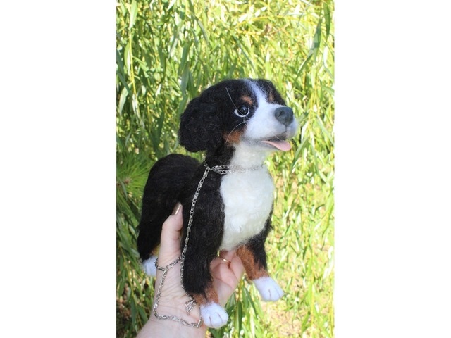 Валяна іграшка собака Бернский зенненхунд з шерсті інтерєрна пес хендмєйд скульптура войлочная