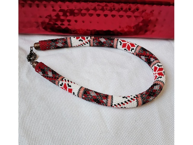 Прикраса із бісеру кольє-джгут "Зірка надії"